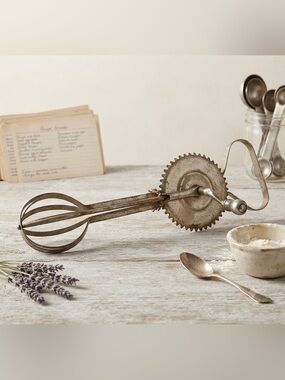Vtg A&J Lady Bingo No 70 Hand Mixer Egg Beater Pat Farmhouse Primitive